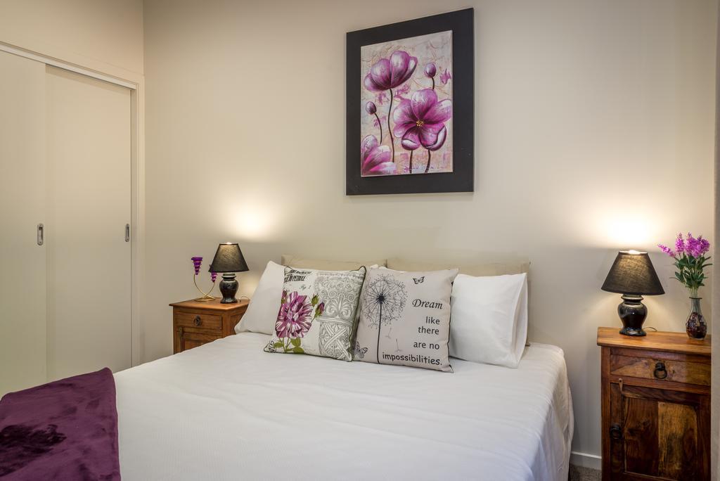 Babbling Brook Retreat Limpinwood Room photo